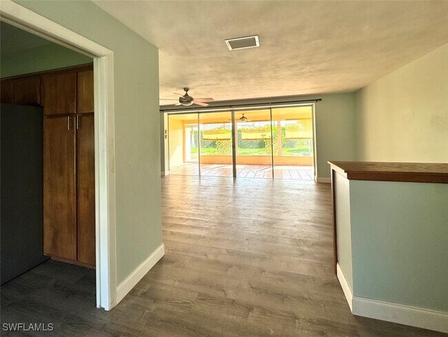 3829 SE 2nd Ave in Cape Coral, FL - Building Photo - Building Photo