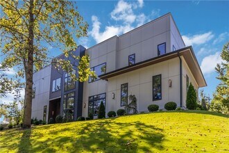 2824 Ashford Rd NE in Atlanta, GA - Building Photo - Building Photo