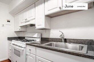 1105 16th St NE-Unit -B in Washington, DC - Foto de edificio - Building Photo