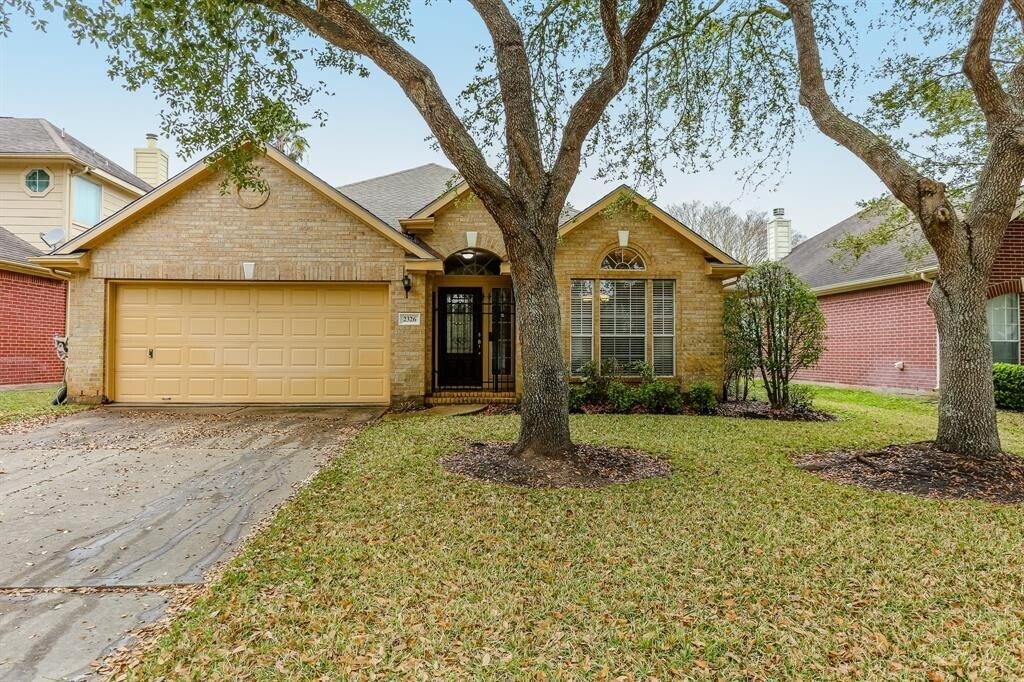 2326 Standing Oak Ln in Richmond, TX - Building Photo