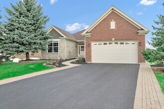 2660 Harnish Dr in Algonquin, IL - Building Photo - Building Photo