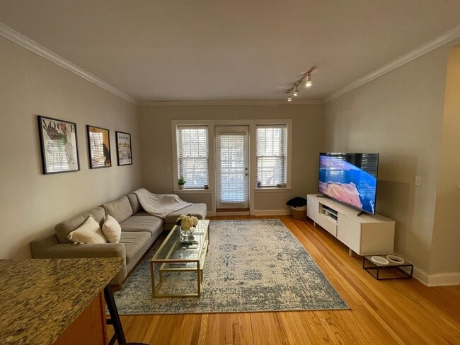 250-2 N Lincoln Ave in Chicago, IL - Building Photo - Building Photo