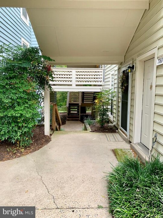 7762 Willow Point Dr in Falls Church, VA - Building Photo