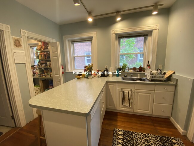 6 Cherry St, Unit #1