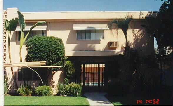 6336 Tujunga Ave in North Hollywood, CA - Foto de edificio - Building Photo