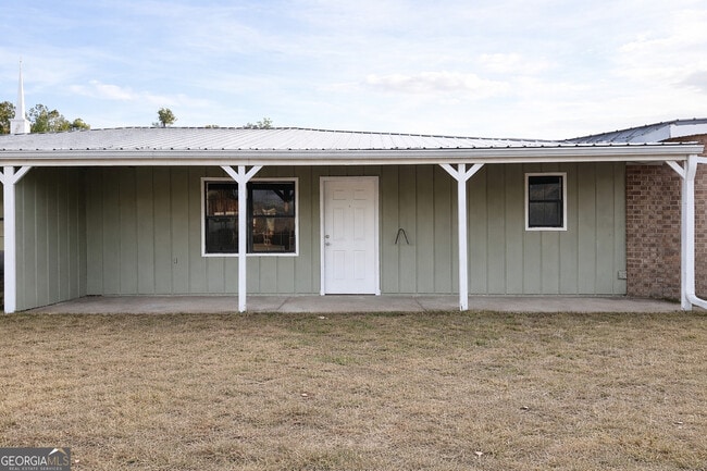 property at 7 Railroad St