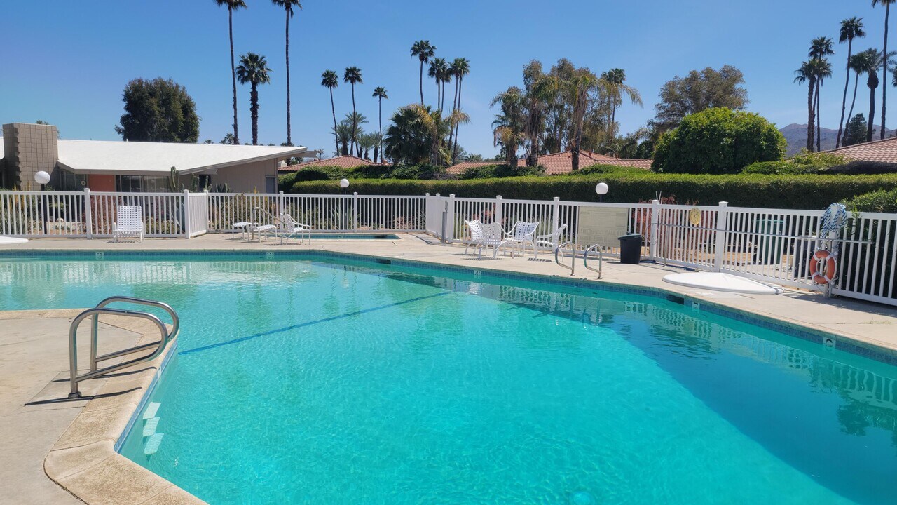 37800 Da Vall Dr in Rancho Mirage, CA - Building Photo