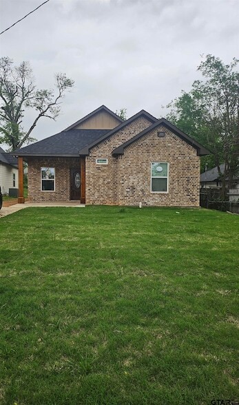 1399 W 2nd St, Unit 2 in Tyler, TX - Building Photo - Building Photo
