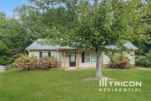 106 White Creek Loop in Rockmart, GA - Building Photo