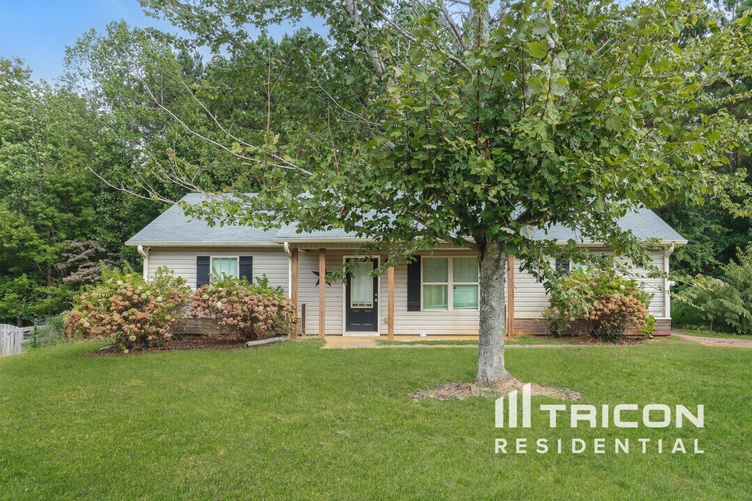 106 White Creek Loop in Rockmart, GA - Building Photo