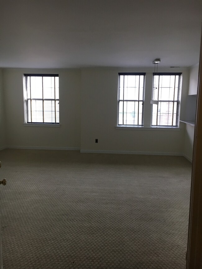 104 Woodside Rd, Unit A203 in Haverford, PA - Building Photo - Building Photo