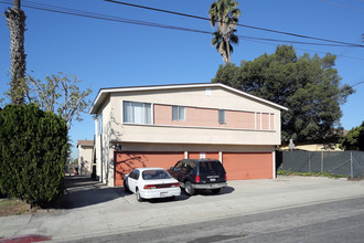 917 Edgewood St in Inglewood, CA - Building Photo - Primary Photo