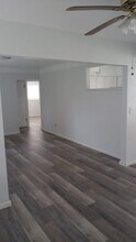 6744 36th Ave N in St. Petersburg, FL - Building Photo - Building Photo