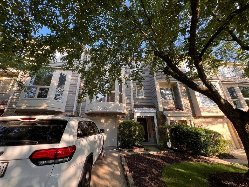 9 Taverngreen Ct in Baltimore, MD - Building Photo