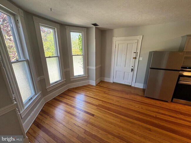 29 W Leicester St in Winchester, VA - Building Photo - Building Photo