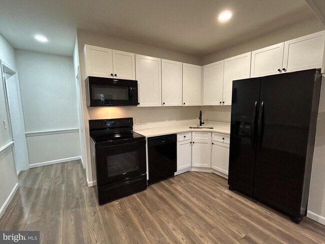 566 E High St in Pottstown, PA - Building Photo - Building Photo