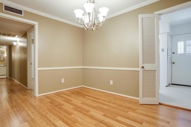 5815 Sandhurst Ln in Dallas, TX - Building Photo - Building Photo