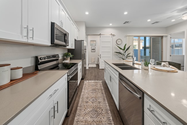 EVR Bella Vista in San Tan Valley, AZ - Foto de edificio - Building Photo