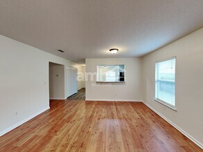 3943 Hunters Lake Cir E in Jacksonville, FL - Building Photo - Building Photo