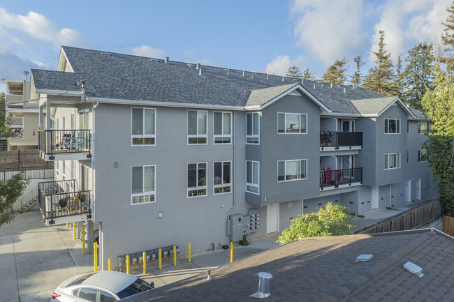 4124 Lyon ave in Oakland, CA - Building Photo - Building Photo