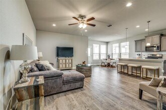 221 Oldcastle Wy in Fort Worth, TX - Building Photo - Building Photo