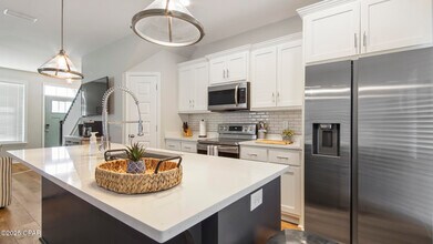 408 Raven Ln in Panama City, FL - Building Photo - Building Photo