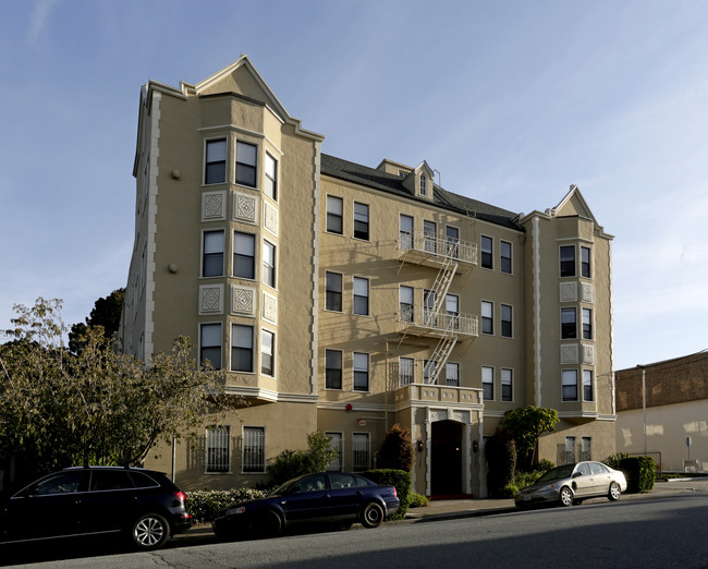 320 62nd St in Oakland, CA - Foto de edificio - Building Photo