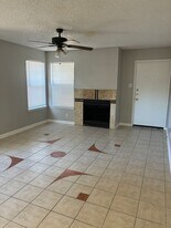 7820 Las Olas Blvd in San Antonio, TX - Building Photo