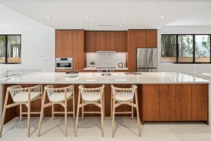 2984 Coconut Ave in Miami, FL - Building Photo