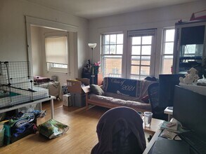 719 Knapp in Milwaukee, WI - Building Photo - Interior Photo