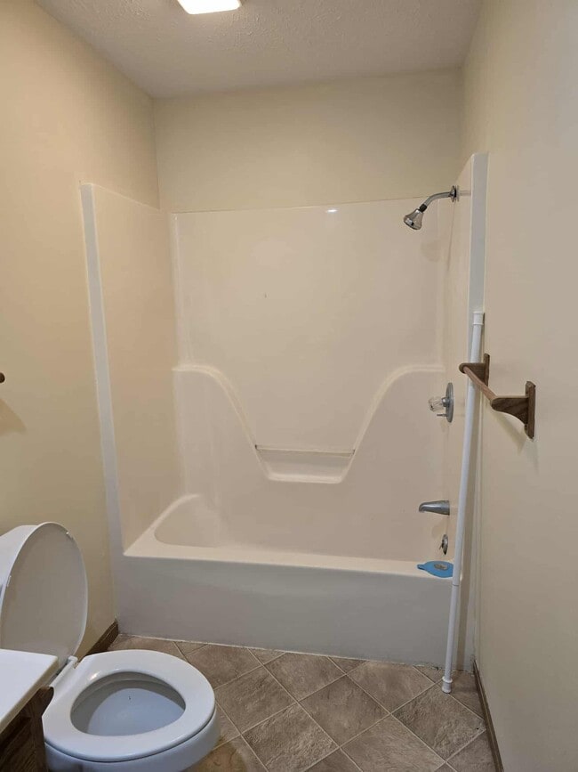115 Holly Dr in St. Robert, MO - Building Photo - Building Photo