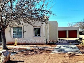 615 Valencia Dr SE in Albuquerque, NM - Building Photo - Building Photo