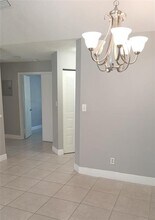 922 Coral Club Dr in Coral Springs, FL - Building Photo - Building Photo