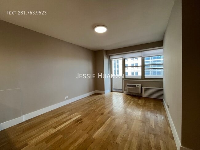 80 N Moore St in New York, NY - Building Photo - Building Photo