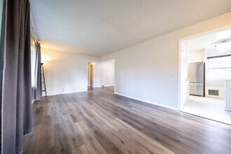 7118 Ewing Ave N in Minneapolis, MN - Building Photo - Building Photo