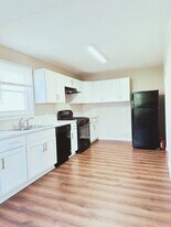 33 Elmwood Ave in Bloomfield, NJ - Building Photo