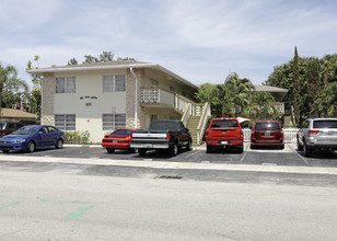 The Coco Palm in Fort Lauderdale, FL - Building Photo - Building Photo