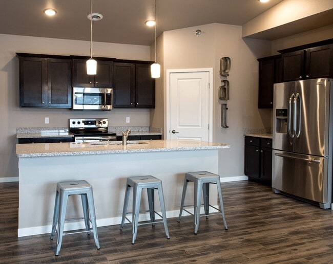 Shadow Crest - Luxury Townhomes