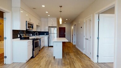 10 Essex St-Unit -206 in Cambridge, MA - Building Photo - Building Photo