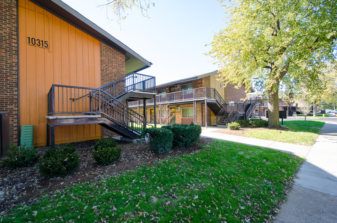 Casa Heritage in Melrose Park, IL - Building Photo