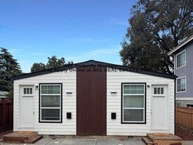 1325 Russell Way in Hayward, CA - Building Photo