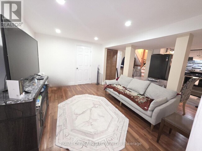 54 Harley Dr in Ajax, ON - Building Photo - Building Photo