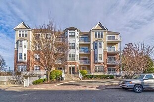 201 W 30th St in Bayonne, NJ - Building Photo