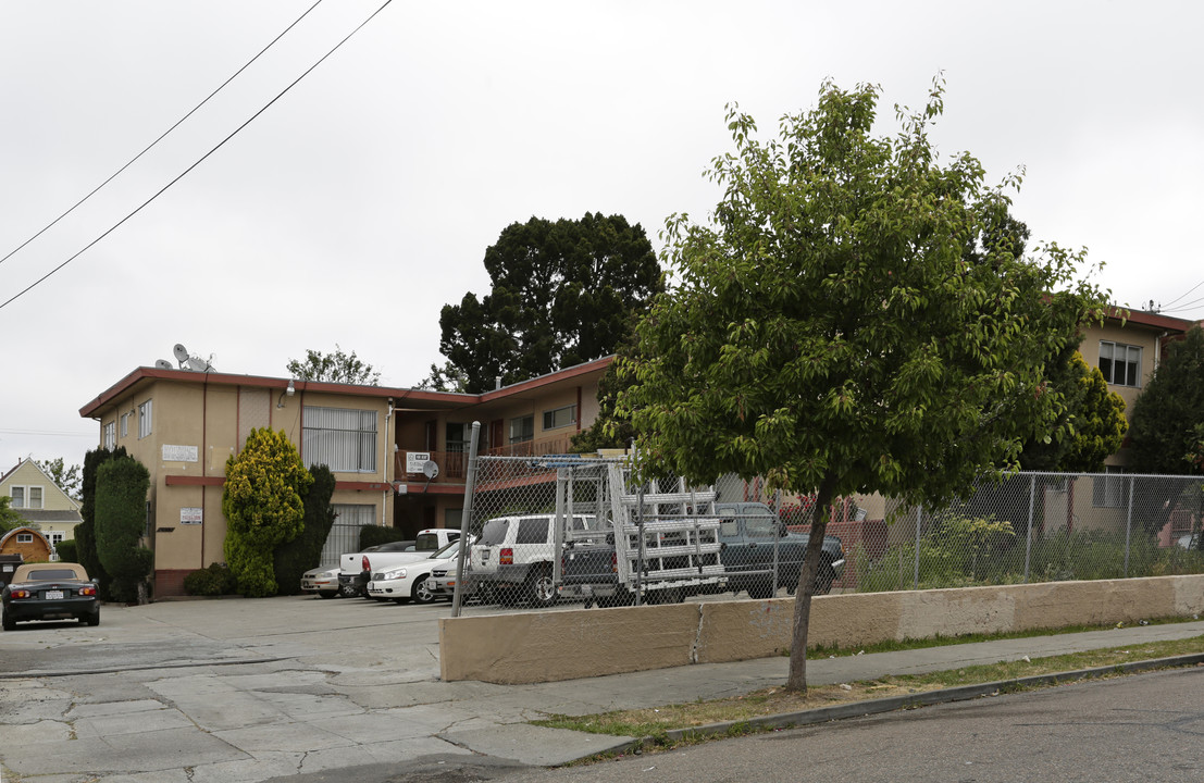 1611 Russell St in Berkeley, CA - Building Photo