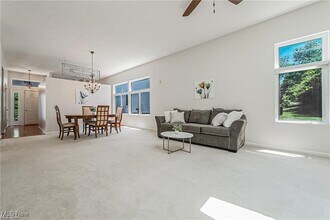 5760 Emerald Ridge Pkwy in Solon, OH - Building Photo - Building Photo