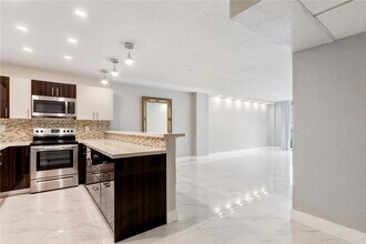 19380 Collins Ave in Sunny Isles Beach, FL - Building Photo - Building Photo
