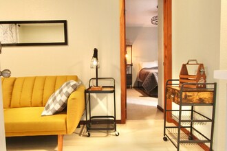 14082 Woodland Dr in Guerneville, CA - Building Photo - Building Photo