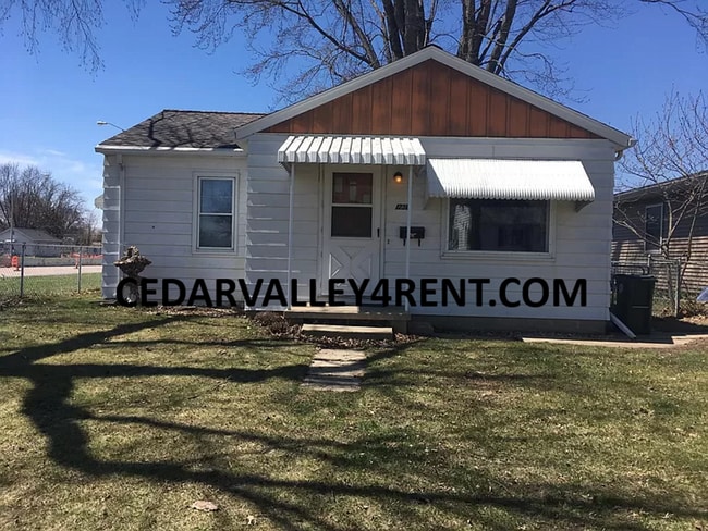 property at 1236 Magnolia Pkwy