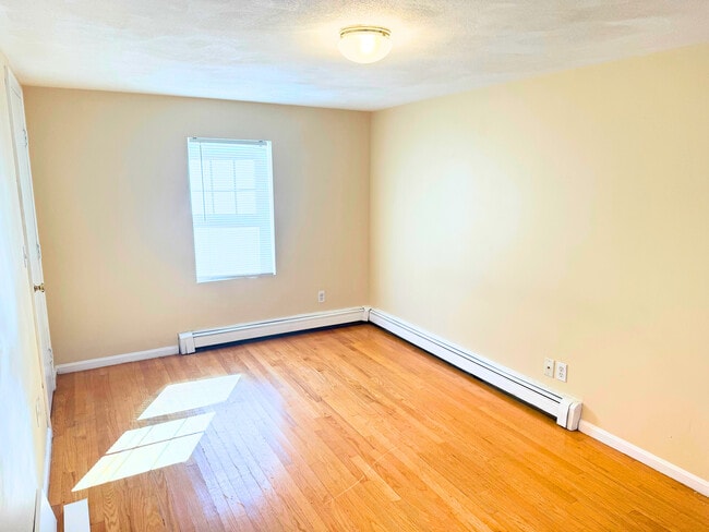 106 Calvary St, Unit 106 in Waltham, MA - Building Photo - Building Photo