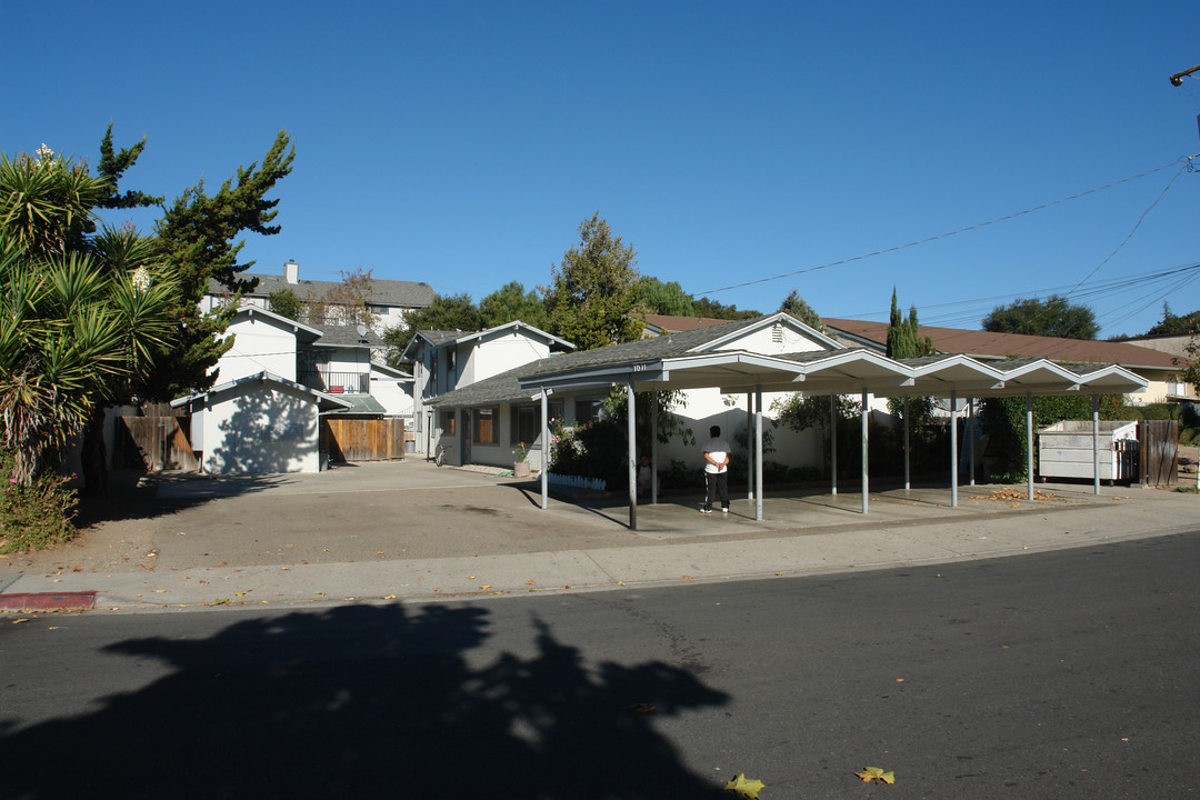 1671 Maple Ave in Solvang, CA - Building Photo